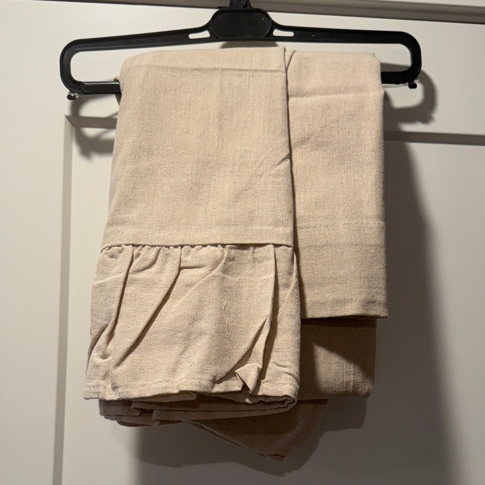 Linen Ruffle Curtain One Panel - Picture 3 of 3